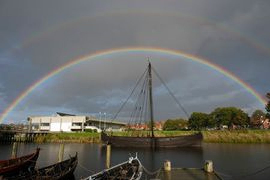 Debatten om Vikingeskibshallen i Roskilde har givet stof til en ny bog. Foto: Vikingeskibsmuseet Roskilde