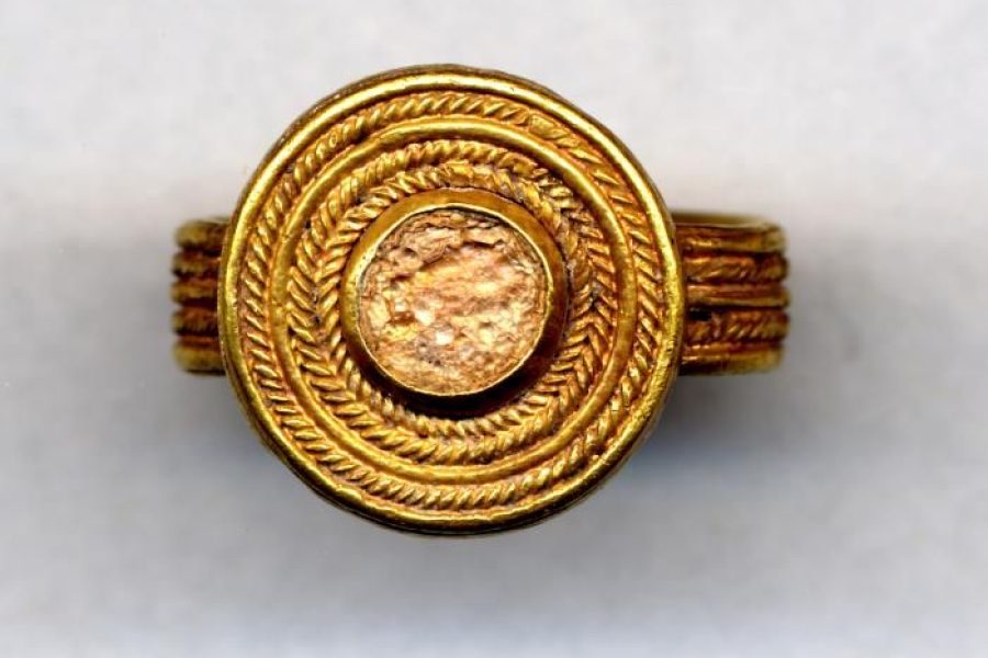 Fingerring fra bronzealderen, som den vises på hjemmesiden. Foto: British Museum