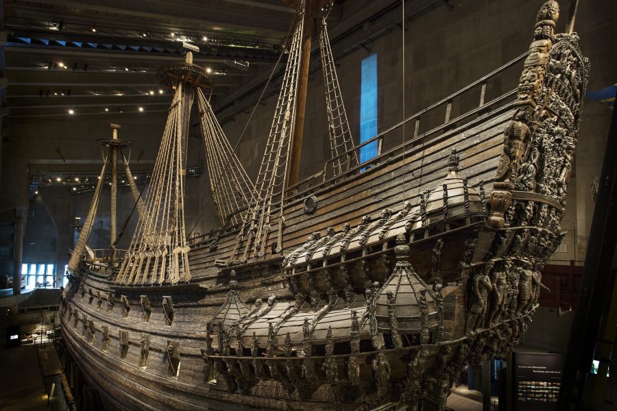 Vasa - stor og imponerende på sit eget museum i Stockholm. Nu kan vi se billeder fra søsterskibet Äpplet på nabomuseet Vrak. Foto: Anneli Karlsson Vasamuseet